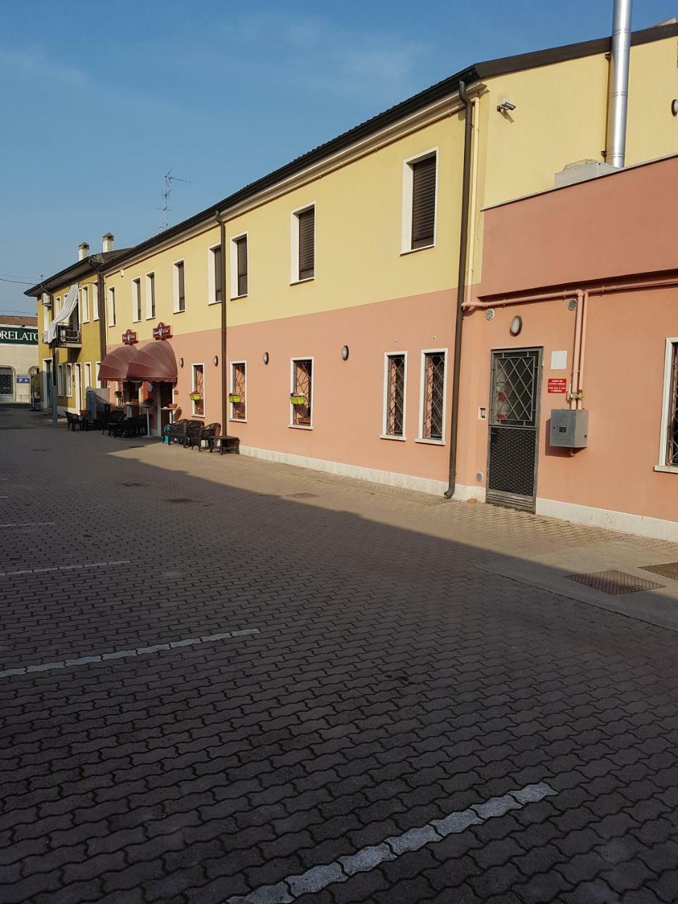 Albergo Ristorante Al Gallo Sanguinetto エクステリア 写真