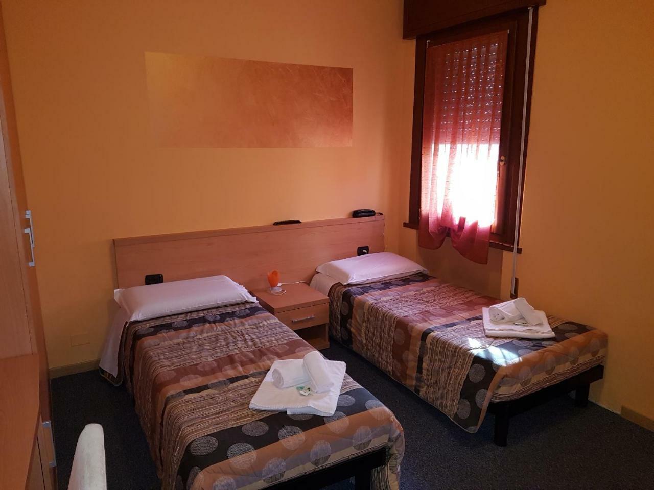 Albergo Ristorante Al Gallo Sanguinetto エクステリア 写真